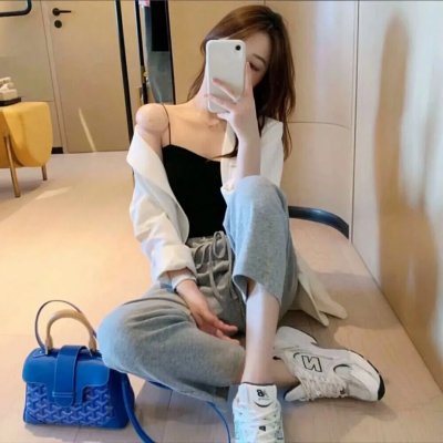 派遣女公关彩华